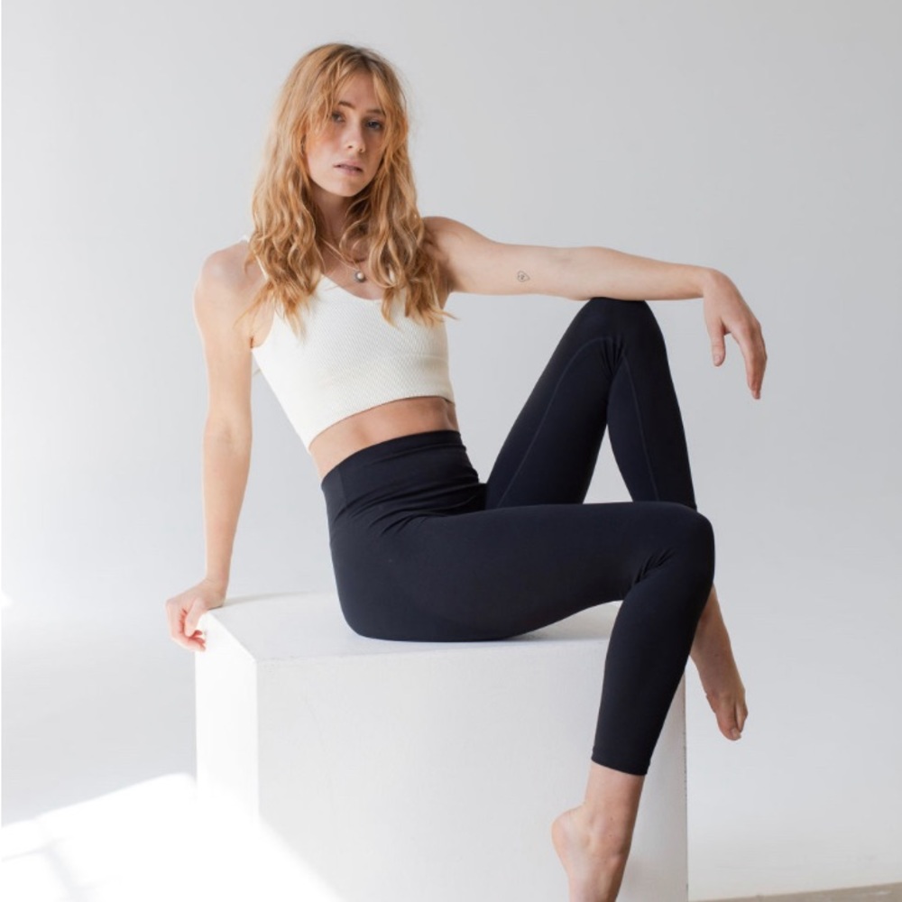 Sports Bra/Crop Top - Picture 3 of 6